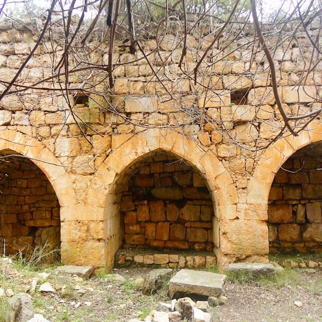 old abandoned monastery monastere ruines ruin heritage stonewalls archleb arc arch architecture mountain discoverlebanon whatsuplebanon loves_lebanon beautifullebanon