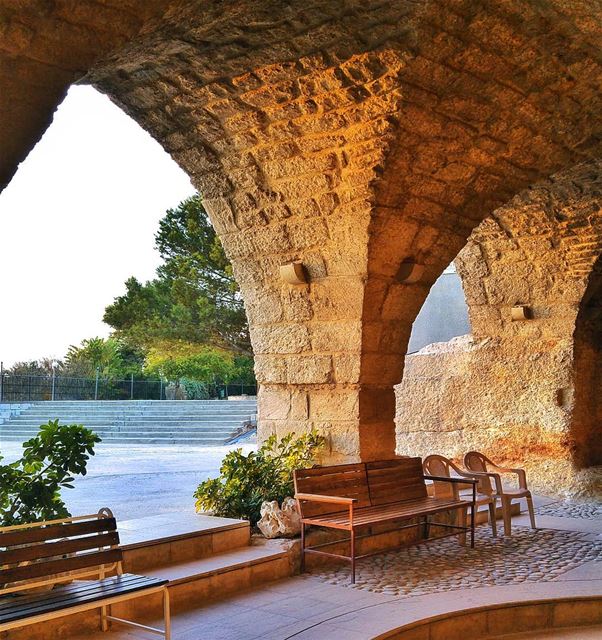 Old architecture ❤ lebanon  nature  naturelovers  natureporn  landscape ... (Maghdoûché, Liban-Sud, Lebanon)