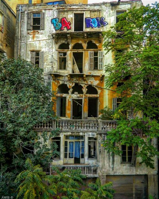  old  building  war  streetphotography  outdoors  noperson ... (Beirut, Lebanon)