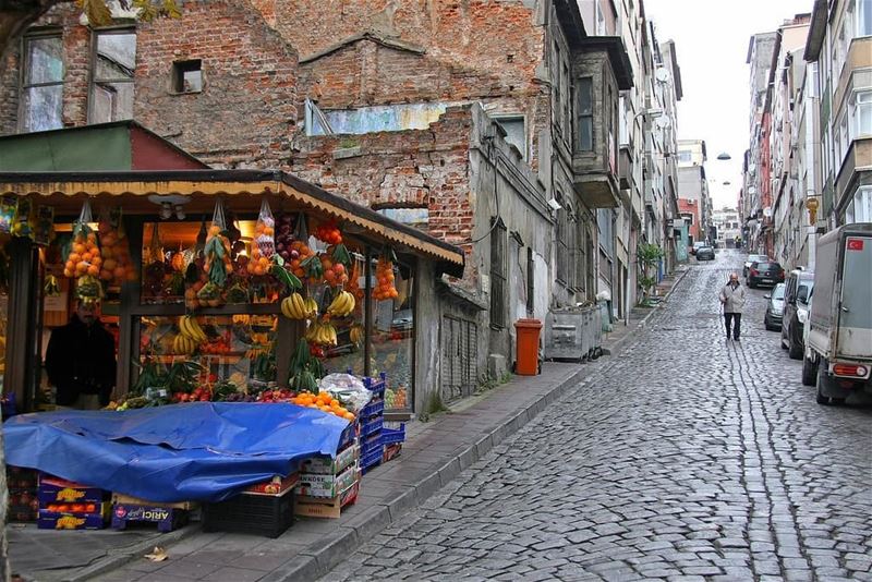 Old city streets....... travelawesome  exploretheglobe  ... (Istanbul, Turkey)