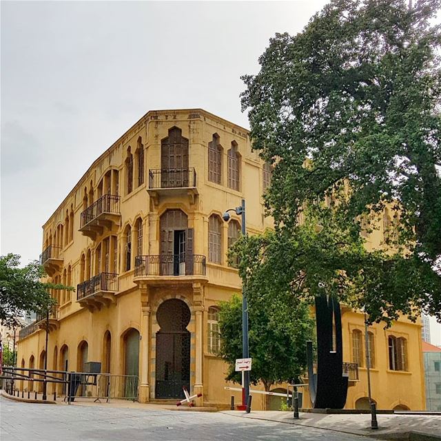 Old house🇱🇧🇱🇧🏚❤ oldarchitecture  architecture  tree  house ... (Beirut, Lebanon)