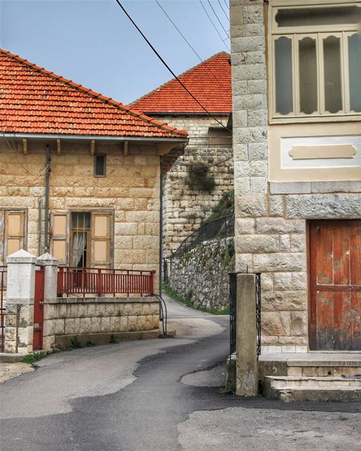 Old houses have souls...  douma  lebanon  ig_lebanon  livelovelebanon ...