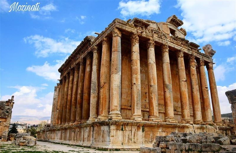  old oldbuilding heritage heritageclassic castles castle lebanon oldnavy... (Baalbek, Lebanon)