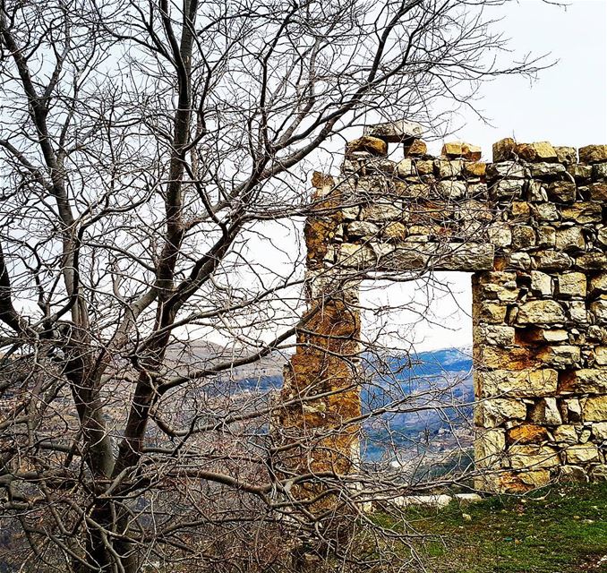 "Old places are full with memories and that's why they resist to collapse". (Kfarnabrakh , Chouf)