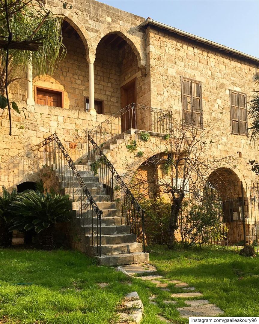 Old places have soul ✨  architecture  oldarchitecture  oldhouse ... (Byblos, Lebanon)