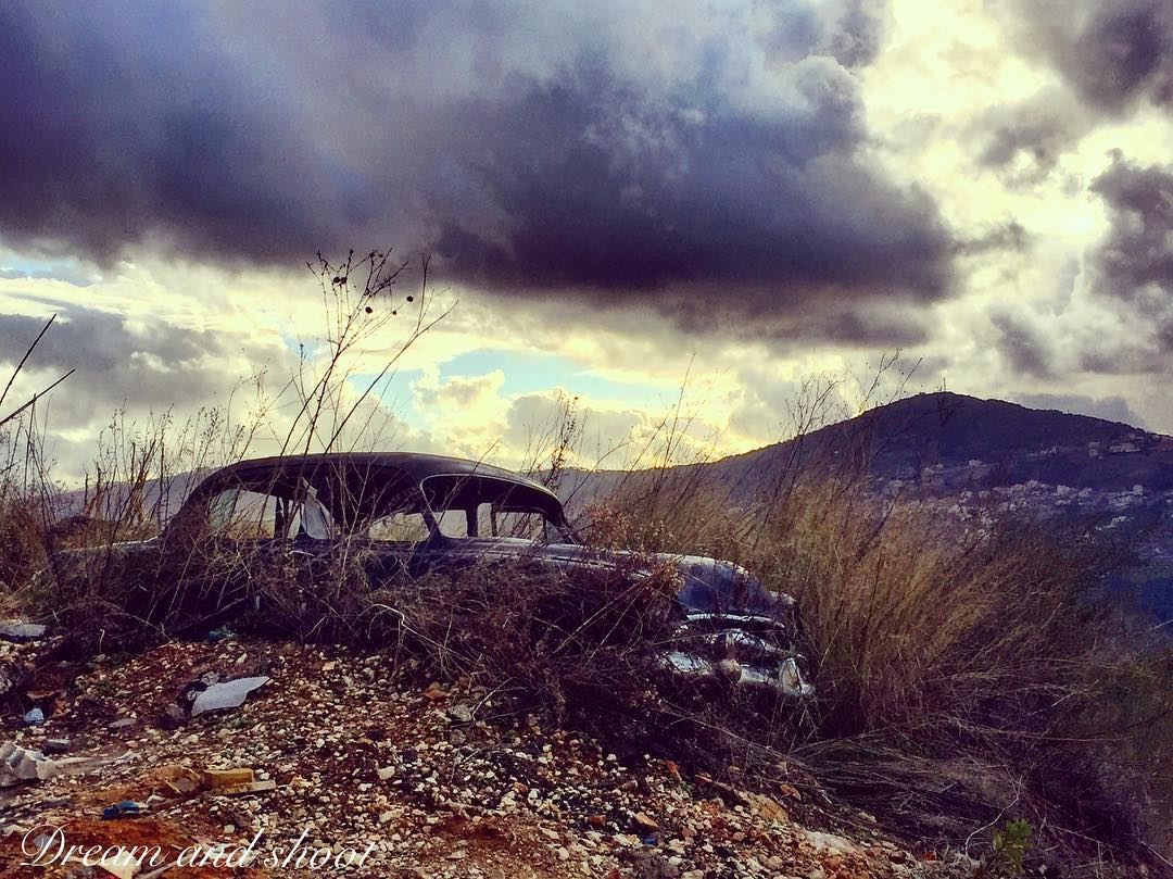 old stay gold  canon7dmarkii  instagram  20likes  40likes  cars  oldcars ... (Niha El Chouf)