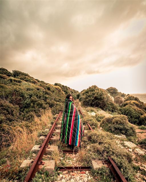 old train track and a @gorumpl blanket 🛤📷 @highsamachkar........ (Chekka)