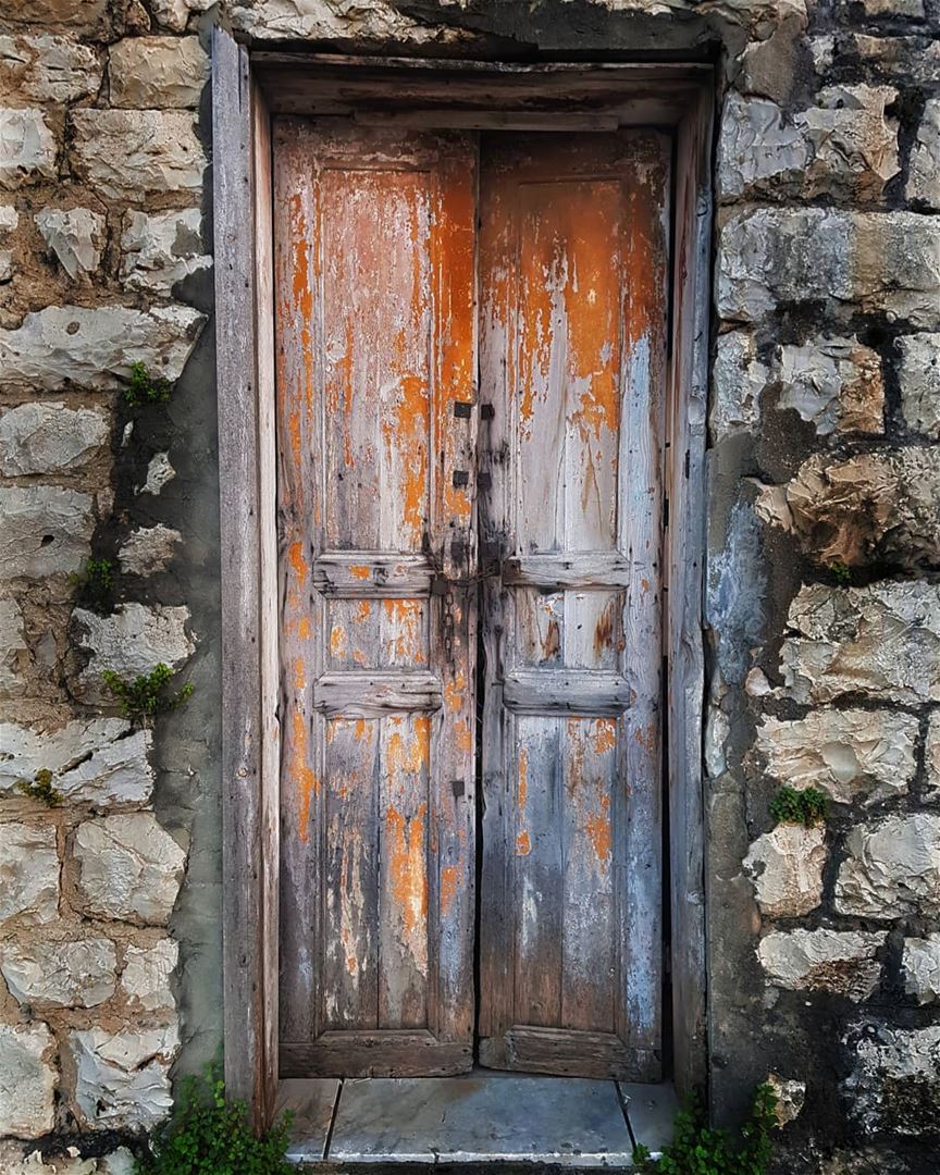 Old ways won't open new doors .. 🚪... (Jadra, Mont-Liban, Lebanon)
