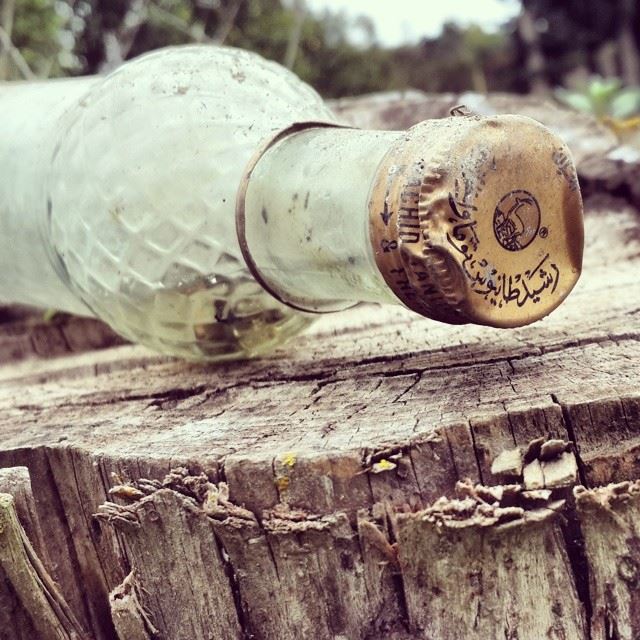  old  wine  glass  bottle  lebanese  texture  wood  livelovelebanon ...