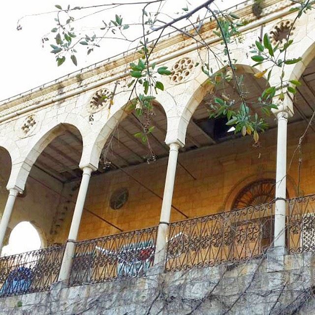 oldarchitecture oldhouse stonehome lebanesehouse archleb archbalcony loves_lebanon