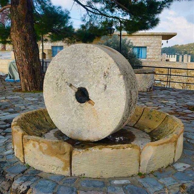  oldbutgold  village  طاحونه_قمح  history big stone hardine livelovebeirut... (Hardin قرية المحابس)