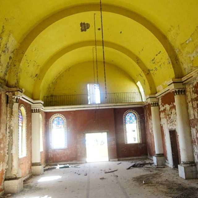 oldchurch eglise colorfulcoloured ancient abandoned neglected yellow windowslight