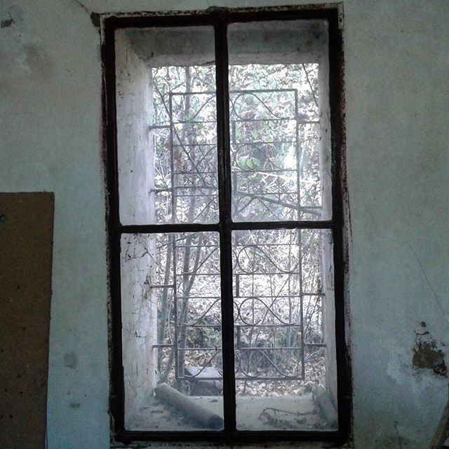 oldhouse windowsanddoors desertedhouse houseofgost abandonedhouse (Ain el Sendianeh)