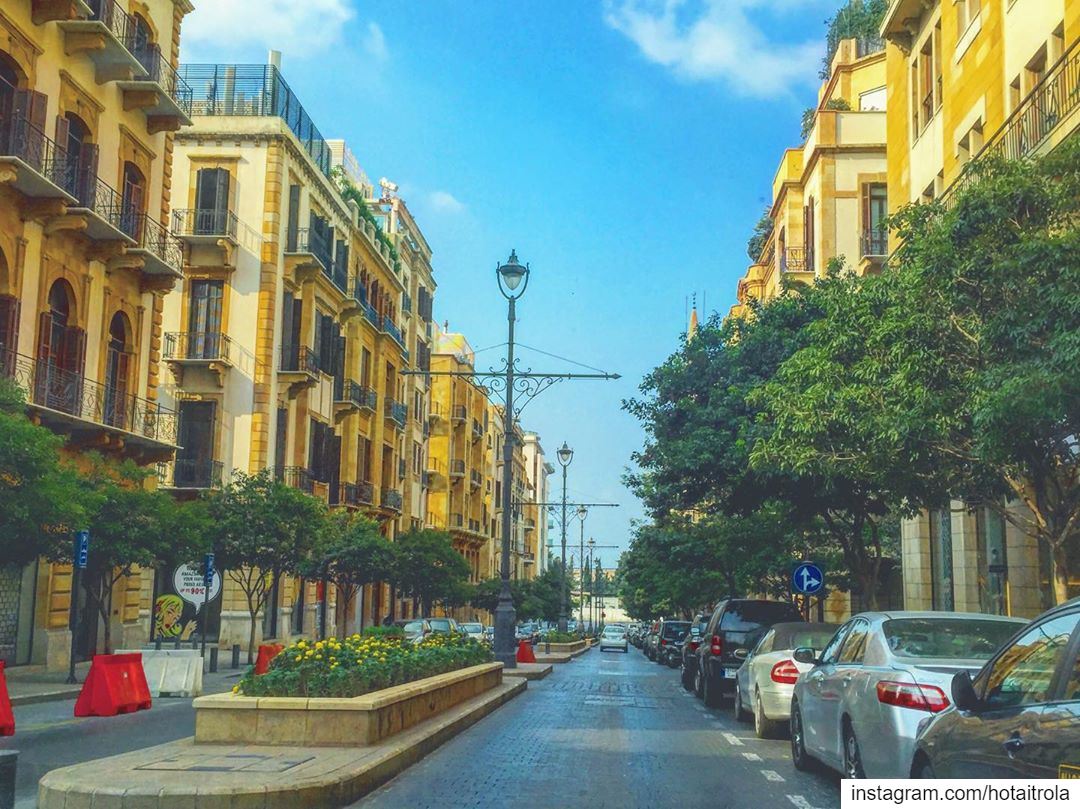 On a calm Sunday .. livelovebeirut  savelebanon  antipollution 💥 (Downtown Beirut)