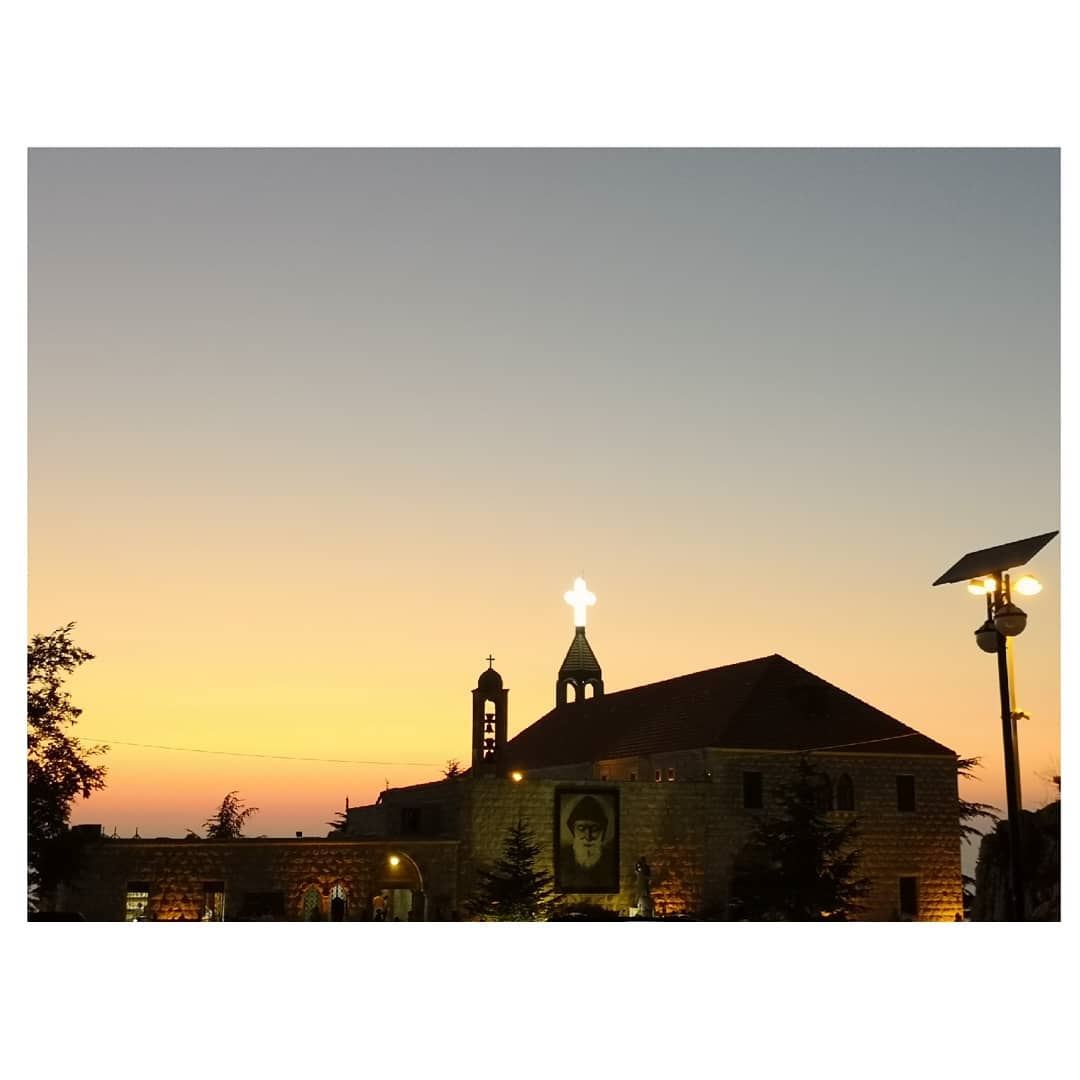 On a peaceful night! 🙌 SaintCharbel  Sunset  Lebanon  22nd---... (Mazar Saint Charbel-Annaya)