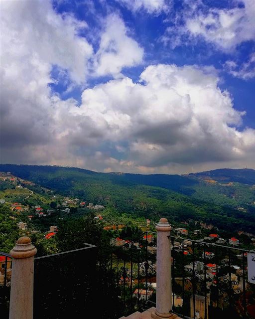 ~ On a tous le même soleil, la même lune sur nos sommeils...~ (Jezzîne, Al Janub, Lebanon)
