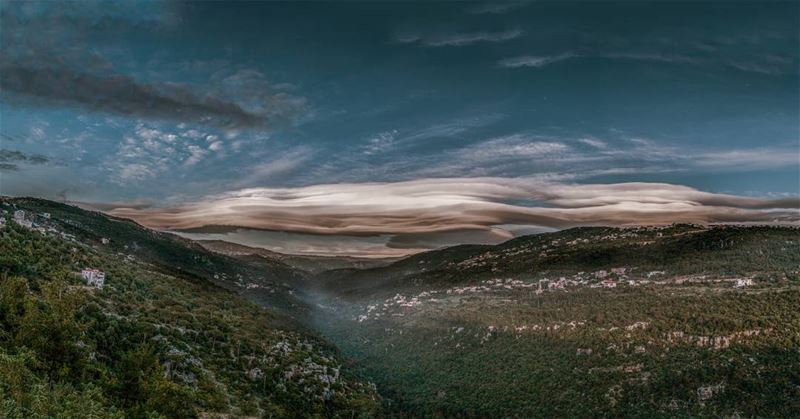 On earth there is no heaven, but there are pieces of it............ (Baabdâte, Mont-Liban, Lebanon)