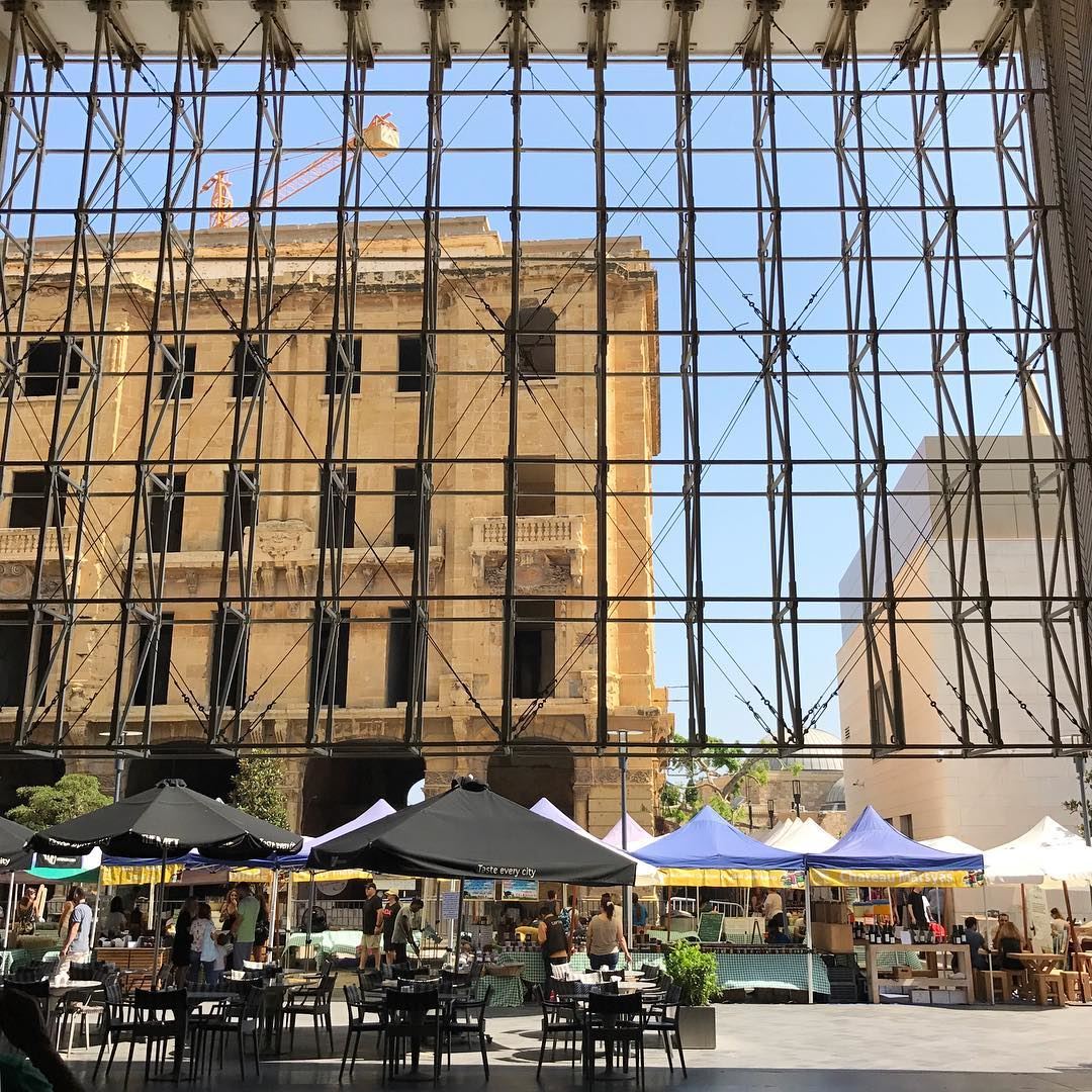 On my way to the souk 😋.... livelovearchitecture  beirut  lebanon ... (Downtown Beirut)