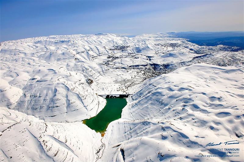 On nomme amoureux celui qui, en courant sur la neige, ne laisse point de... (Chabrouh Dam)