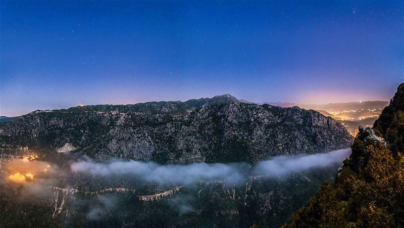 On top of the world. . .......  livelovemayrouba  jabalmoussa ... (Qehmez)