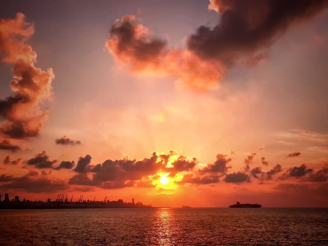 One of my latest sunsets shots taken during my jogging time📲🌅-----------