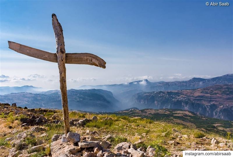 One of the best mountaintop views I have ever seen, Hadath el Jebbeh high... (Hadath Al Jubbah, Liban-Nord, Lebanon)