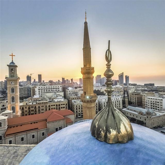 One praying nation ! lebanon  lebanonspotlights  downtown  beirut  sun ... (Mohammad Al-Amin Mosque)