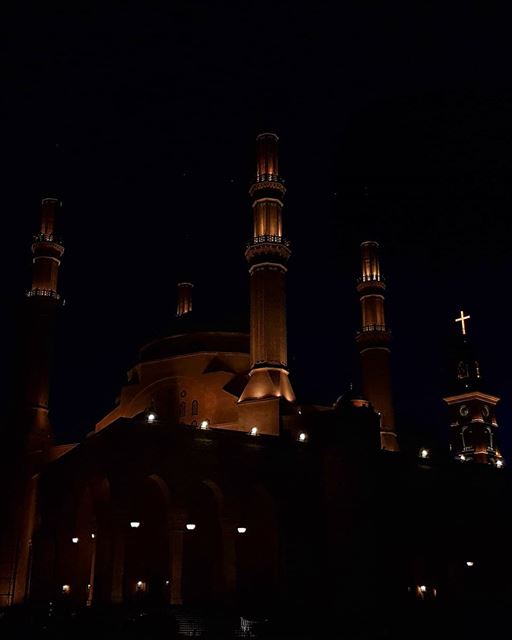 ... only in Lebanon; take 2 🕌⛪------.. Lebanon_HDR  Ливан  Бейрут ... (Downtown Beirut)