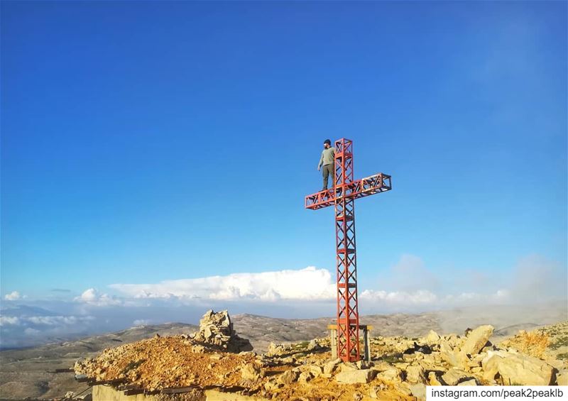 Only on your hand we stand so high..... (Mzaar Kfardebian)