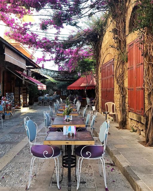 Os 'Old Souks' de Byblos são famosos pelos seus apaixonantes cafés. Foto... (EddéYard Byblos)