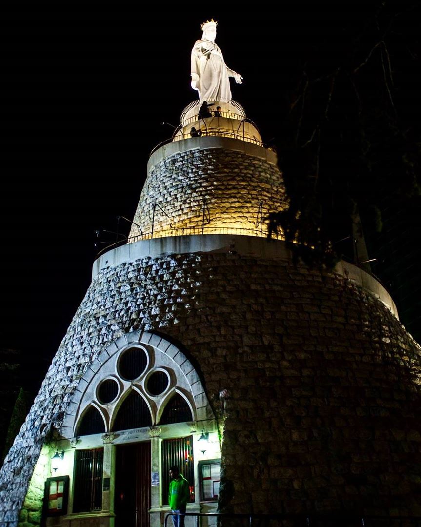 Our lady Mary 💒  merrychristmas  Lady  Mariam  christmas  holidays  noël ... (Harîssa, Mont-Liban, Lebanon)