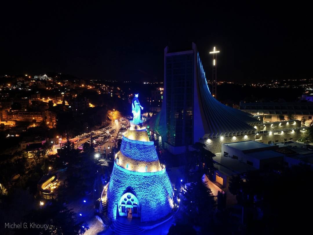 Our Lady of L E B A N O N© Light in blue for the  Autism by an initiative...
