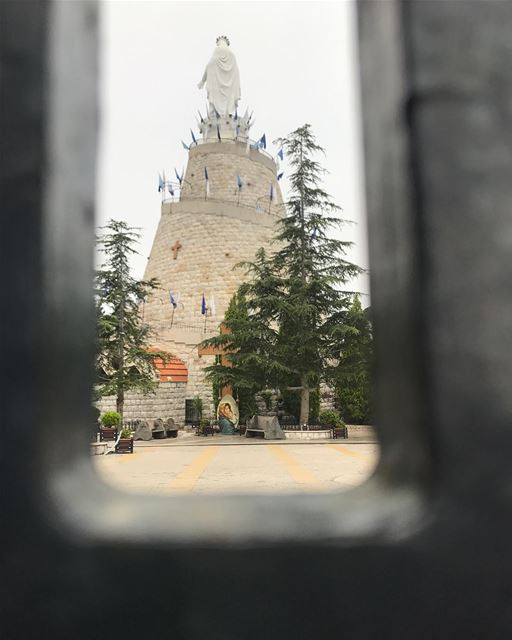 🙏🏻🙏🏻  ourladyoflebanon  lebanon  day27  livelovelaugh  livelovebeirut ... (Our Lady of Lebanon)