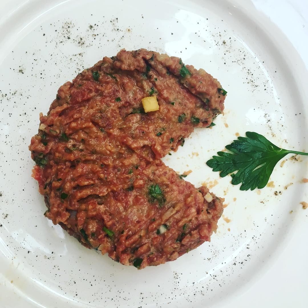  pacman strikes again  steaktartare  sundaylunch  frenchfood  couqley ... (Couqley)