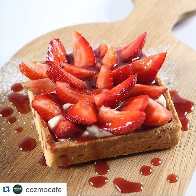 Pamper yourself!!! Enjoy the end of the day with a strawberry tart  Repost @cozmocafe with @repostapp. (Cozmo Cafe, Zaytouna Bay)