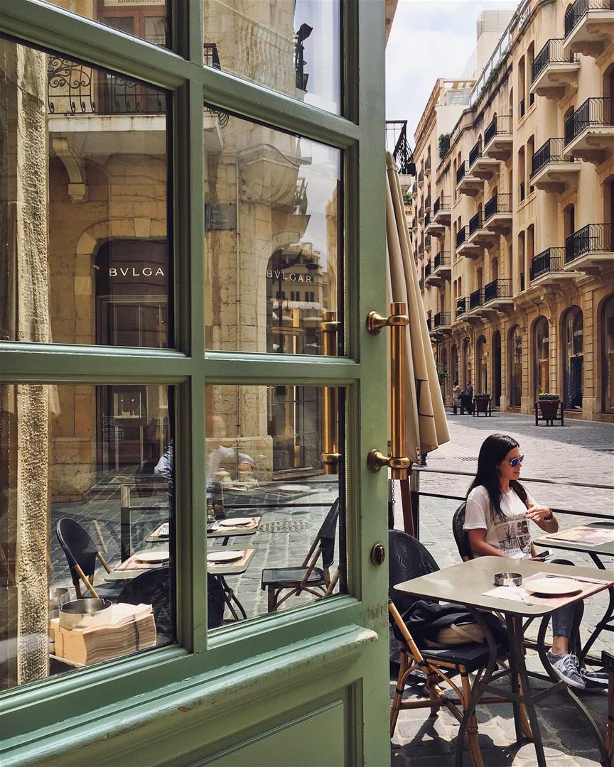 Pausa para um café no centro de Beirute, a Paris do Oriente Médio. Foto de... (Downtown Beirut)