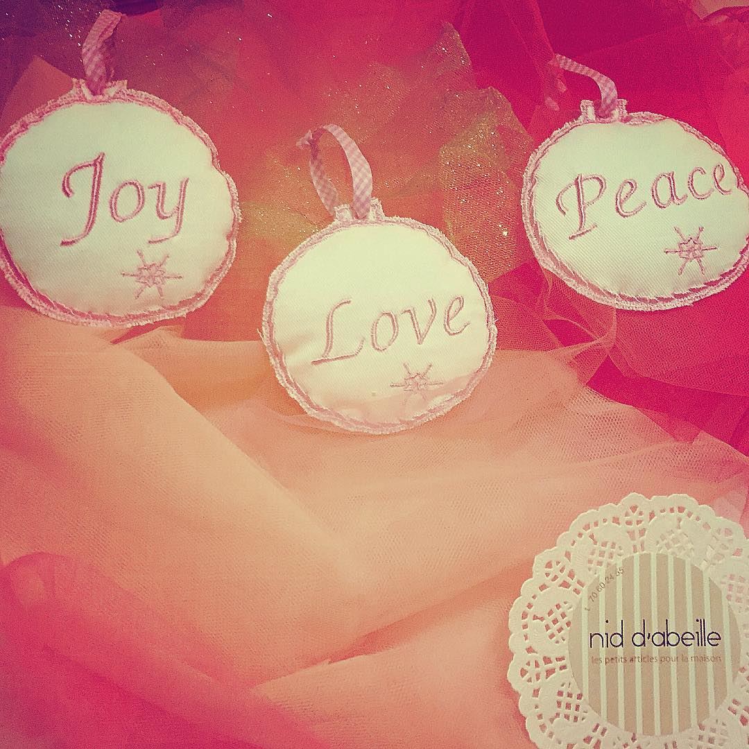 Peace. Joy. Love. To ALL ❤️ Write it on fabric by nid d'abeille  christmas...