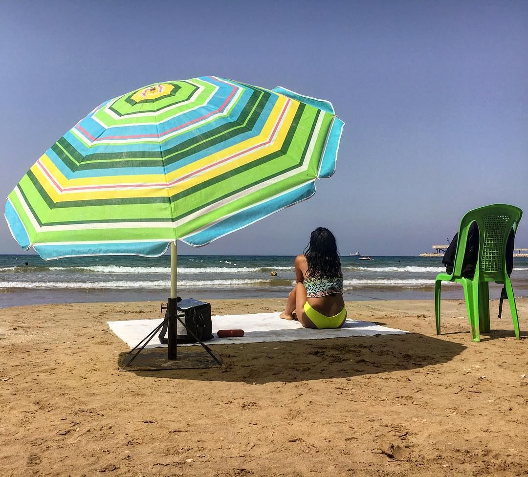 Peace of mind💛💚It's always awesome to match with a chair and an umbrella... (Al Hiri, Liban-Nord, Lebanon)