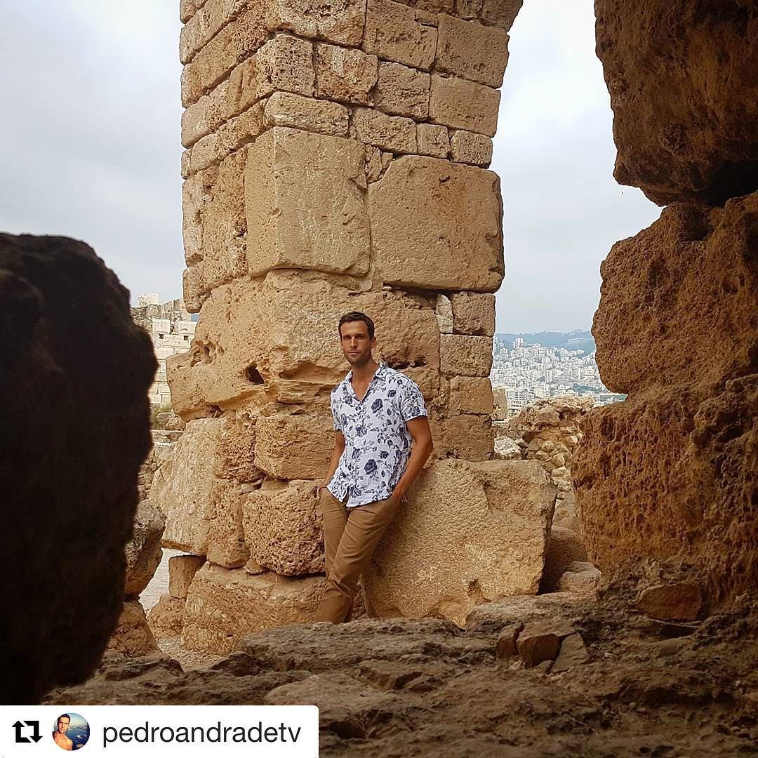 🇱🇧🇧🇷 @pedroandradetv no Líbano. Em breve no  PedroPeloMundo do canal... (Byblos Castle)
