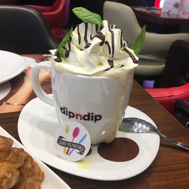 Peppermint chocolate cup 😍😍 the best way to start ur week 😍😍 @dipndip @ (Citymall Dawra)