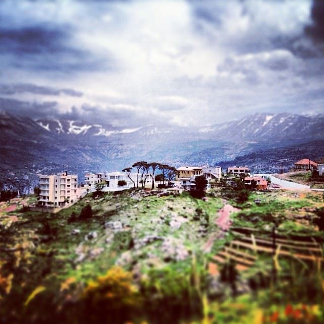 Perched  alpine  village  lebanon  mountains  landscapes  canon_official ...