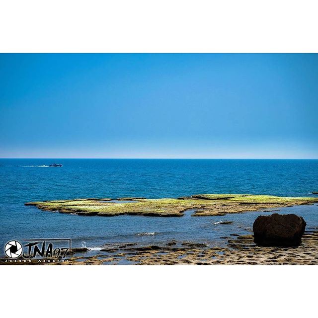 Perfect little piece of land in the ocean 🏝 (Jbeil)