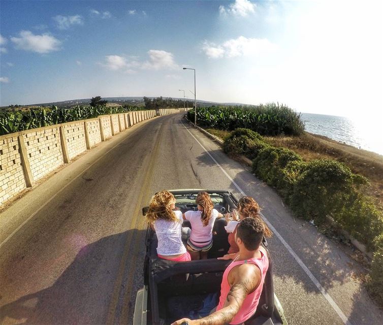 Perfect way to kick-off the weekend🛣.... roadtrip road jeep wrangler... (Naqoura)