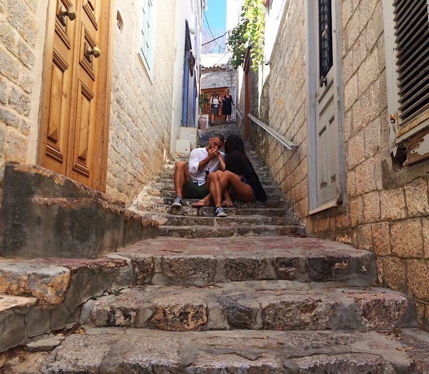 Photo bombers 😒😒😋 Captured in Hydra Greece 🇬🇷 during our 3-island... (Hydra, Greece)