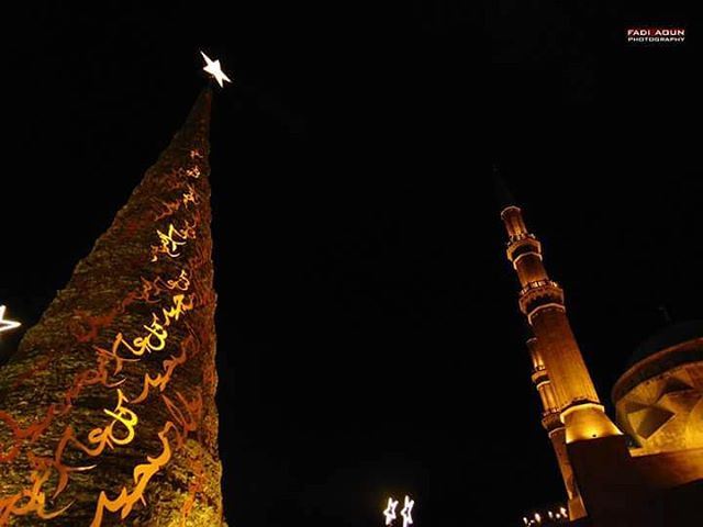  photo  fadiaoun @faaoun  Christmas  tree  mosque  beirut  lebanon  dt ...