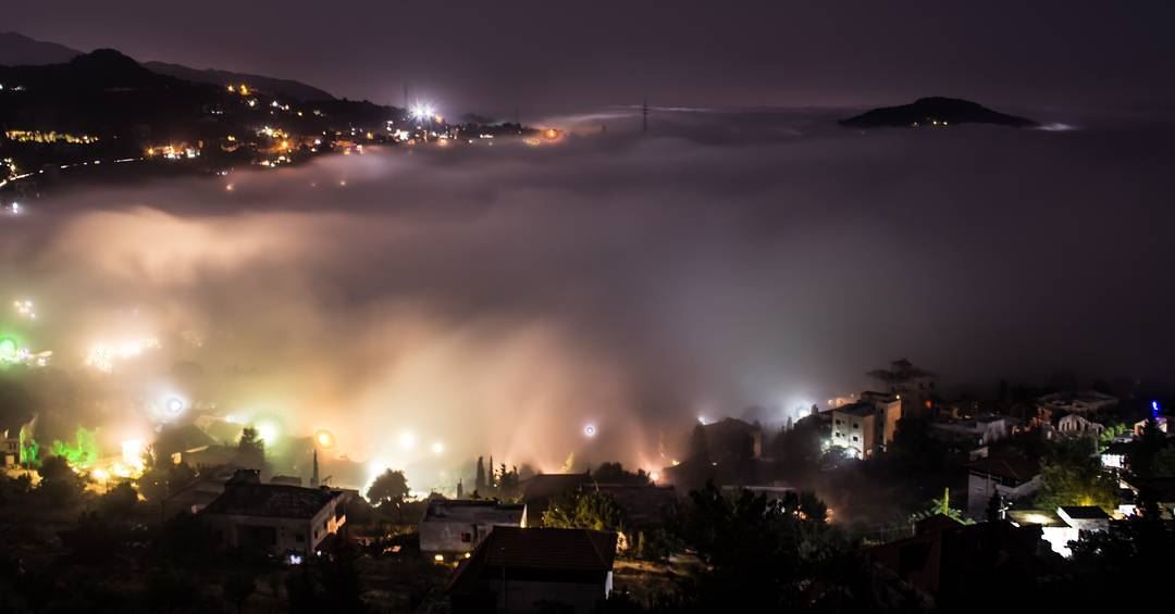 ☁✨.. photography  canon  nightphotography  lighting  foggy  fog ...