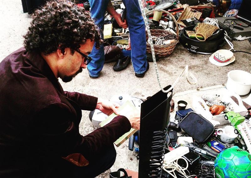  photooftheday  photography  humanity  book  reading  readingabook ... (سوق الاحد الشعبي              souk el ahad)