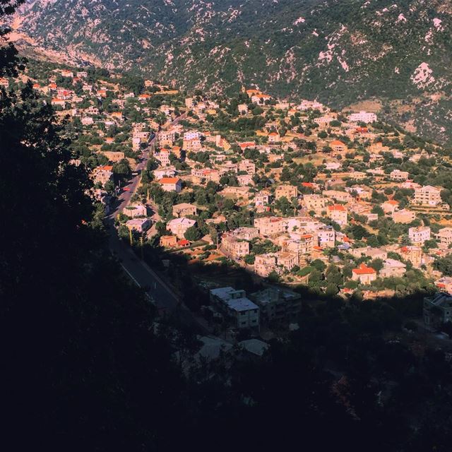 🔙🔛🔝......... picoftheday  photooftheday  village  houses ... (Ehmej, Mont-Liban, Lebanon)