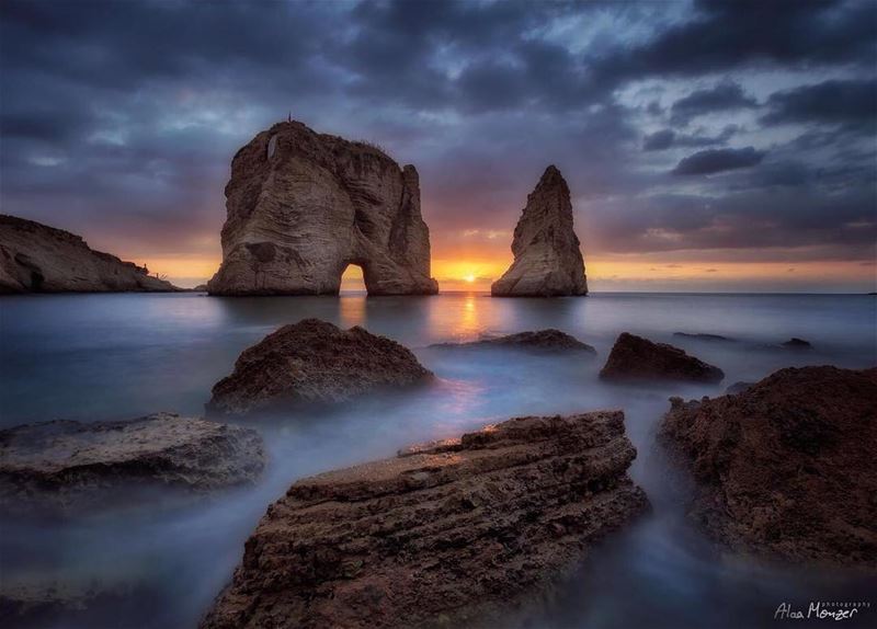  Pigeon  rock  rawchi  lebanon  livelovelebanon  wearelebanon  sunset ... (Pigeon Rock Beirut.)