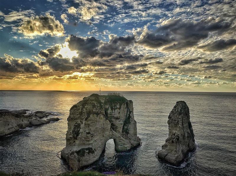 Pigeon rocks............ Beirut  raouché  rocks ... (Raouche Rock , Beirut , Lebanon)